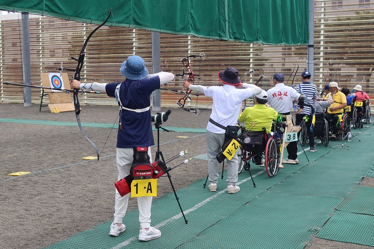 仲夏の札幌でアーチェリー大会を開催しました!|公益財団法人 北海道障がい者スポーツ協会